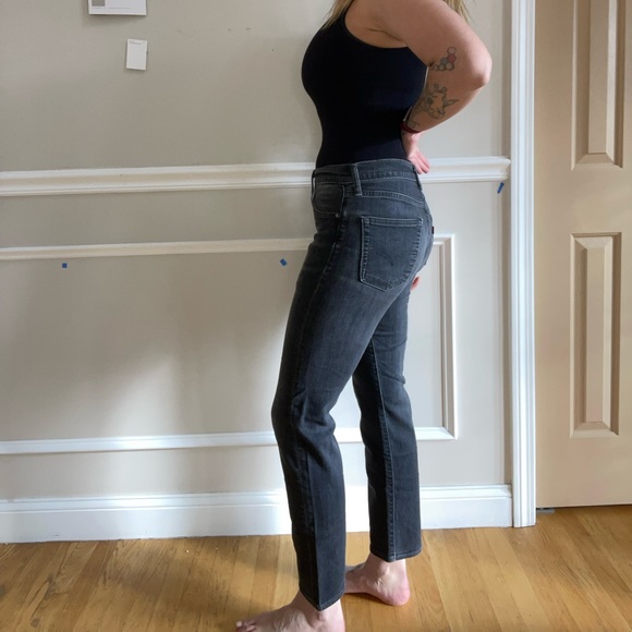 Distressed 513 Levi’s in black (men’s but I wore them) - Picture 3 of 9